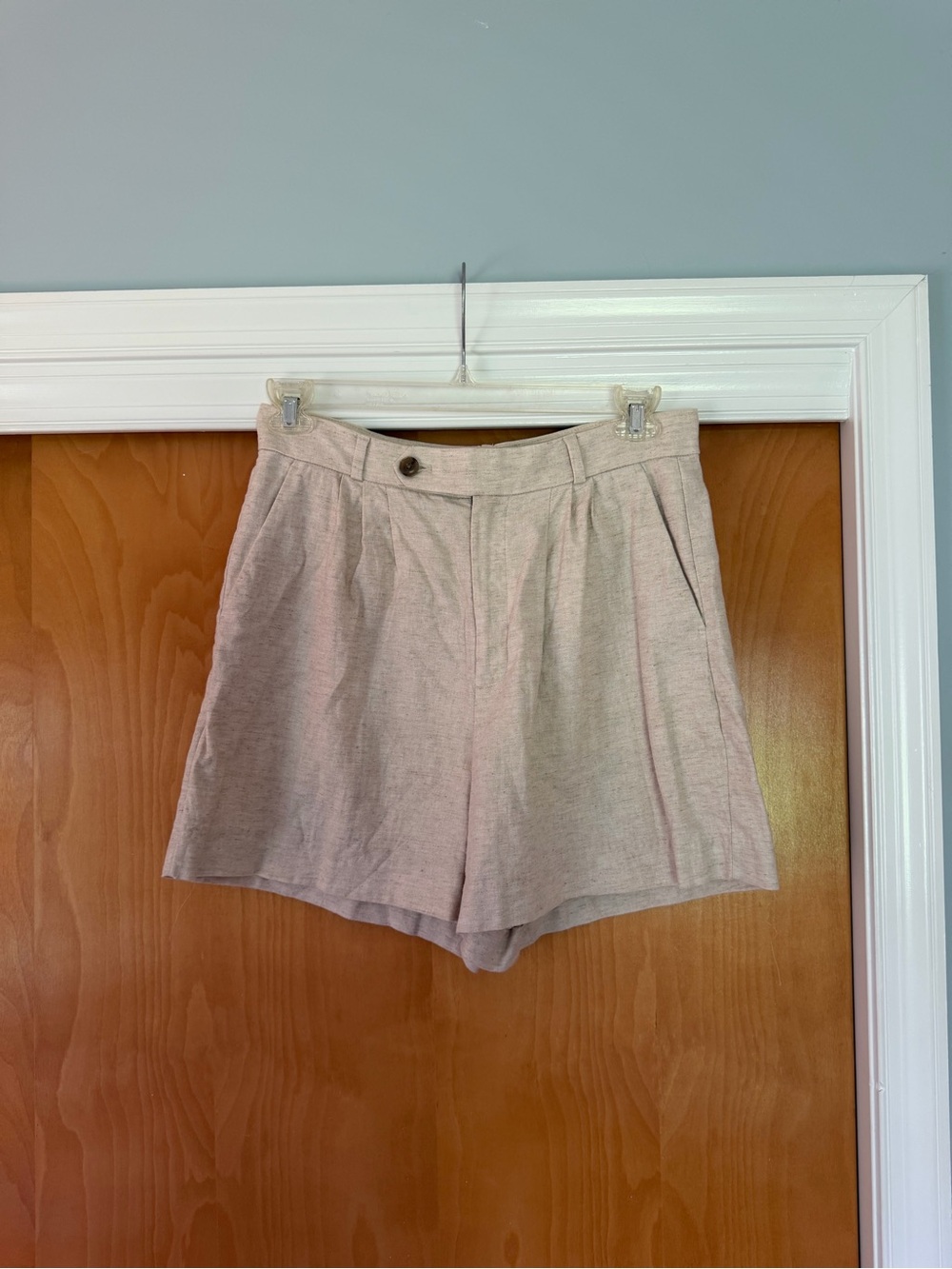 Banana Republic High-Waist Tailored Shorts in Light Taupe